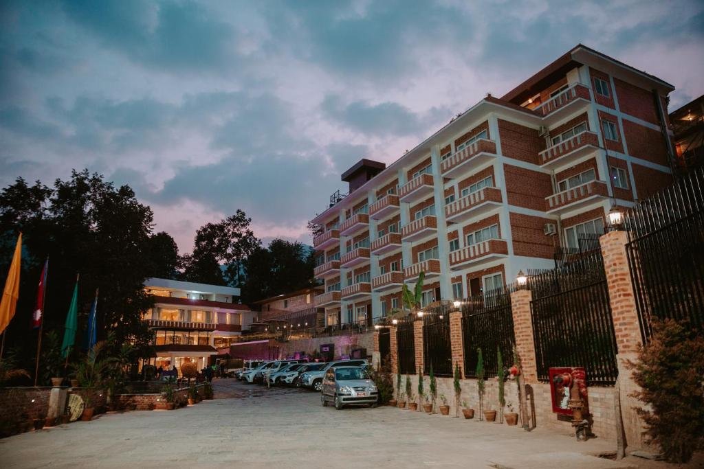 hotel monalisa trishuli